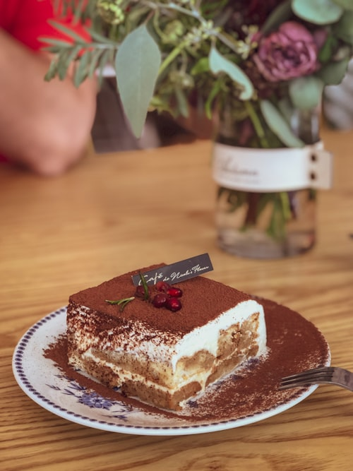 Tiramisu Cake
