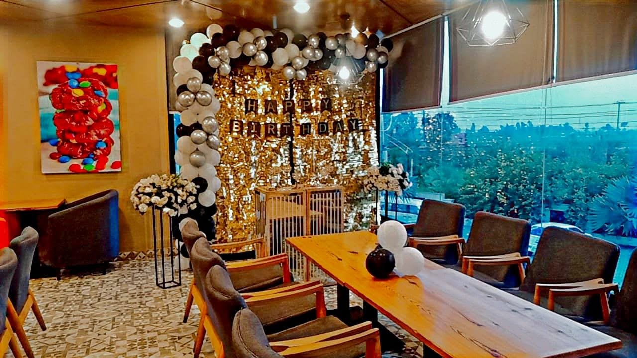 Luxury wedding car